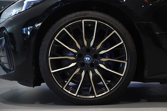 BMW i4 5 of 12