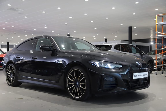 BMW i4 11 of 12