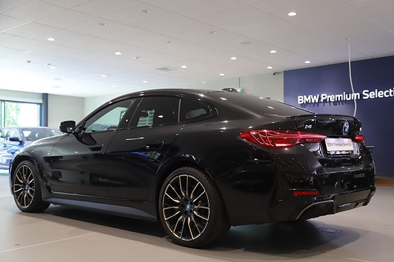 BMW i4 3 of 12