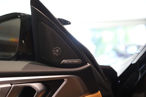 BMW i4 7 of 12