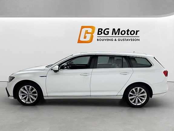 Volkswagen Passat 7 of 24