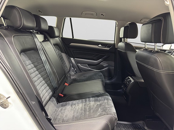 Volkswagen Passat 10 of 24