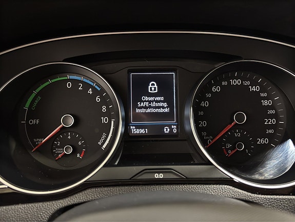 Volkswagen Passat 15 of 24