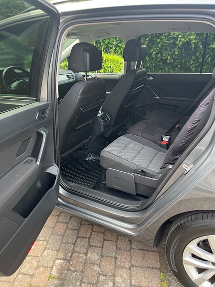 Volkswagen Touran 4 of 5