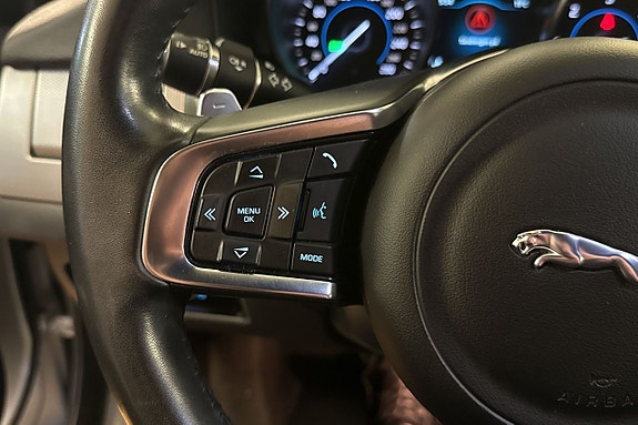 Jaguar XF 25 of 26