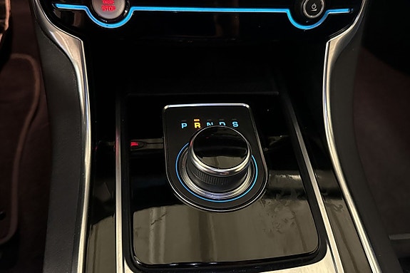 Jaguar XF 21 of 26