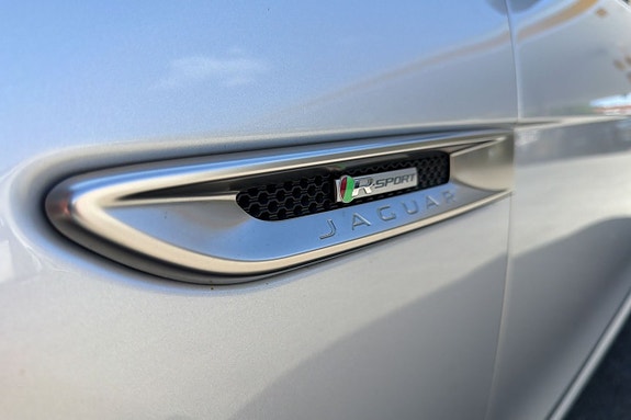 Jaguar XF 24 of 26