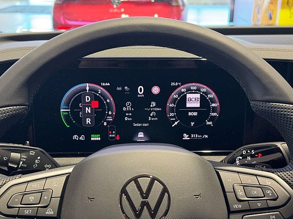 Volkswagen Tiguan 19 of 29