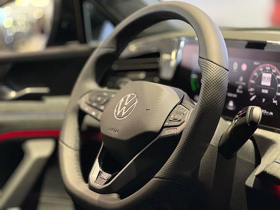 Volkswagen Tiguan 14 of 29