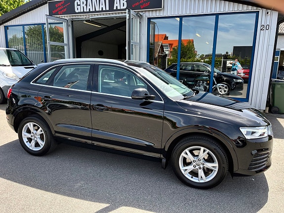 Audi Q3 2 of 5