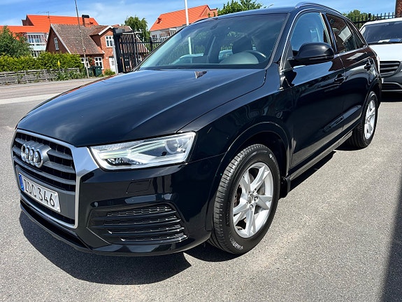 Audi Q3 3 of 5