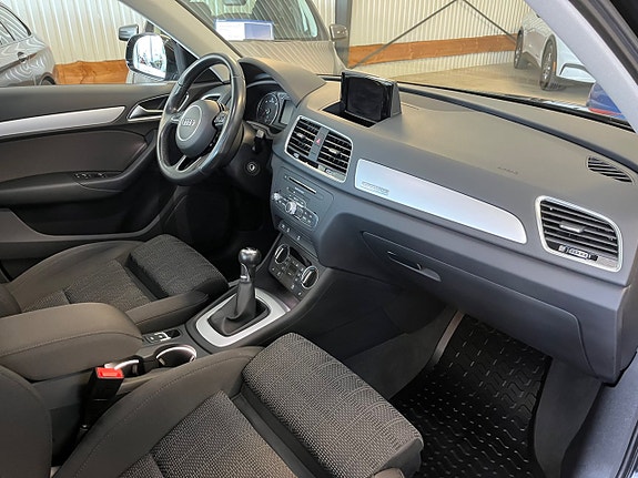 Audi Q3 8 of 11