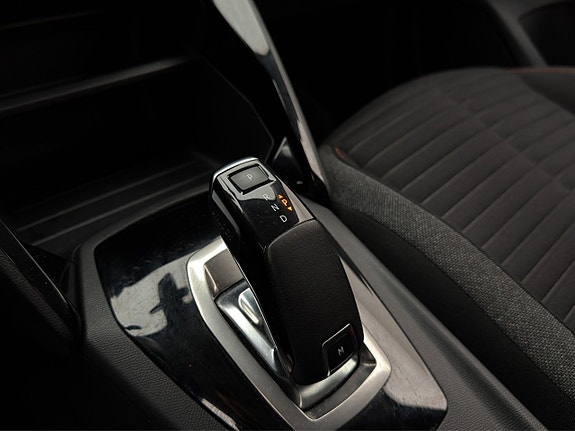Peugeot 208 18 of 27