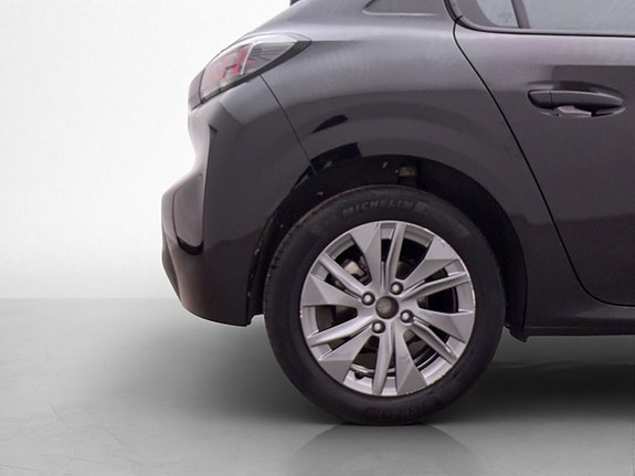 Peugeot 208 26 of 27