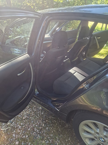 BMW 118i 5 of 5