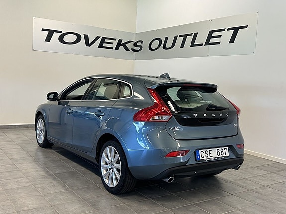 Volvo V40 4 of 5