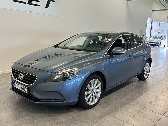 Volvo V40 2 of 5