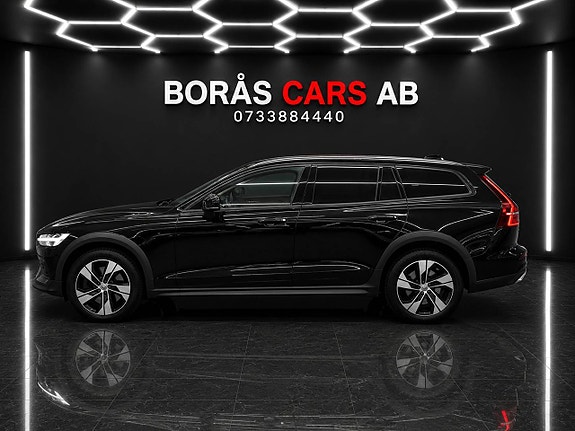 Volvo V60 Cross Country 7 of 15