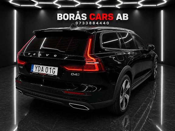 Volvo V60 Cross Country 5 of 15
