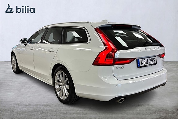 Volvo V90 2 of 5