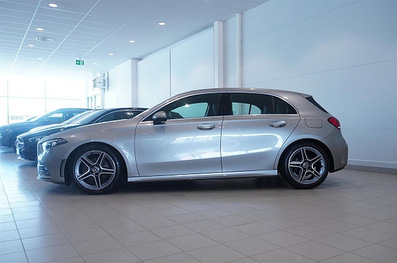 Mercedes-Benz A180 3 of 5