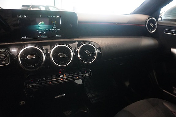 Mercedes-Benz A180 7 of 11