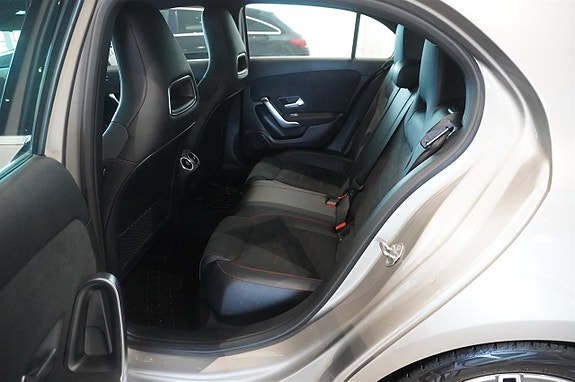 Mercedes-Benz A180 6 of 11