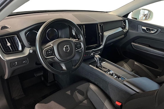 Volvo XC60 10 of 23