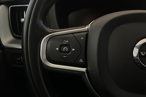 Volvo XC60 13 of 23