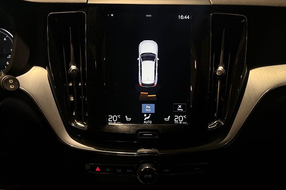 Volvo XC60 17 of 23