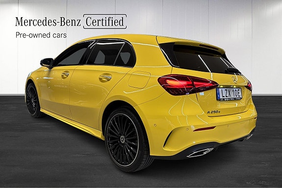 Mercedes-Benz A250 e 3 of 5