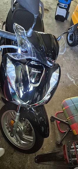 Honda SH150 3 of 5