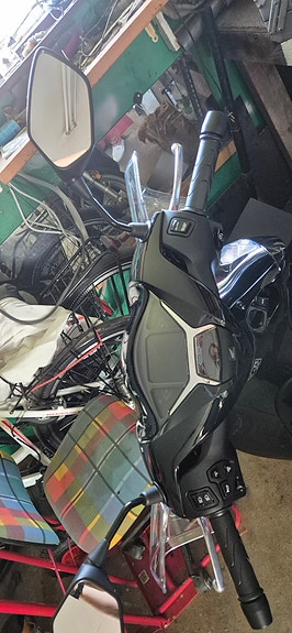 Honda SH150 4 of 5