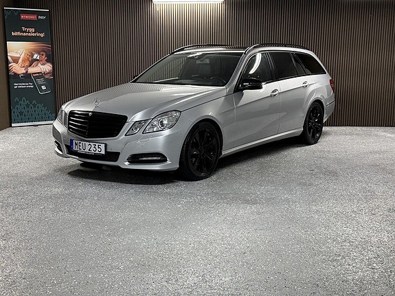 Mercedes-Benz E220 3 of 5