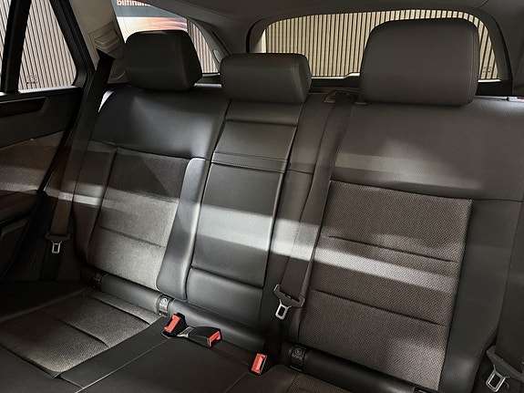 Mercedes-Benz E220 18 of 19