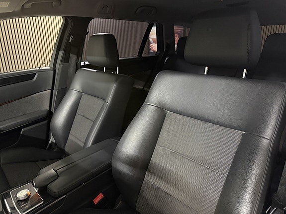 Mercedes-Benz E220 16 of 19