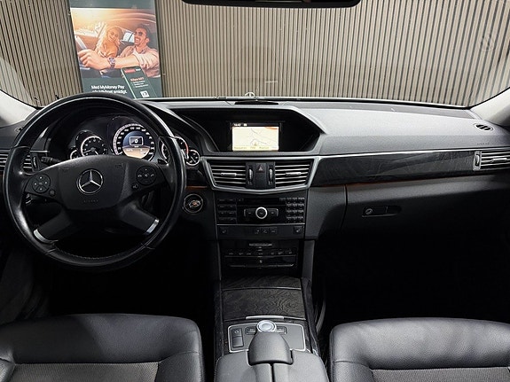 Mercedes-Benz E220 13 of 19