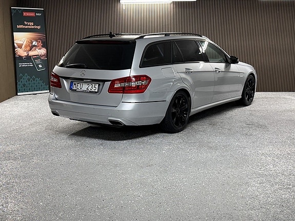 Mercedes-Benz E220 7 of 19