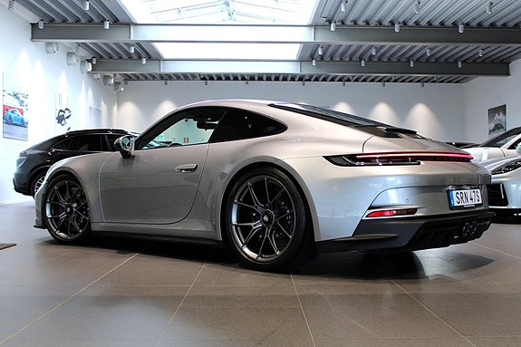 Porsche 911 2 of 5