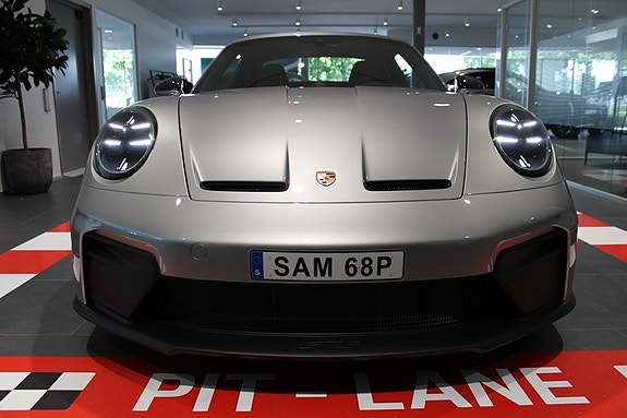 Porsche 911 3 of 5