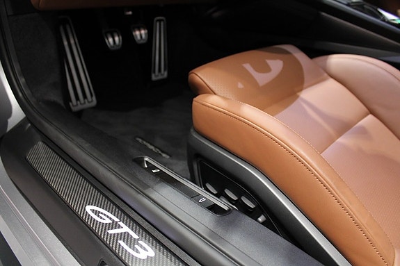 Porsche 911 13 of 23