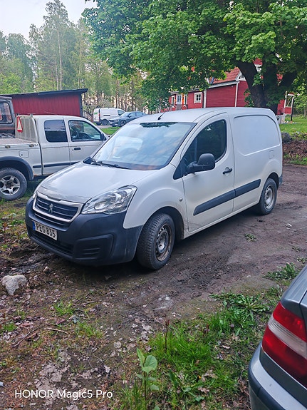 Peugeot Partner 2 of 5
