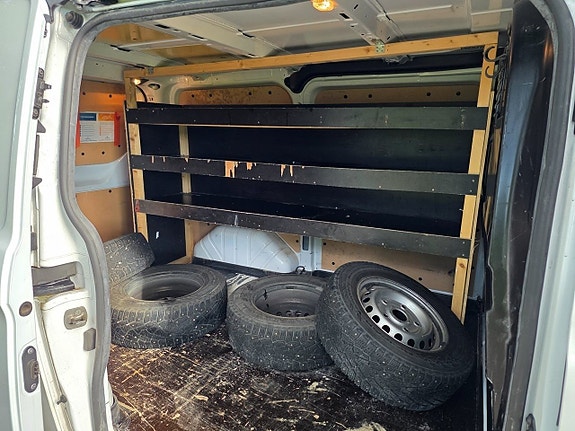 Ford Transit Custom 11 of 12