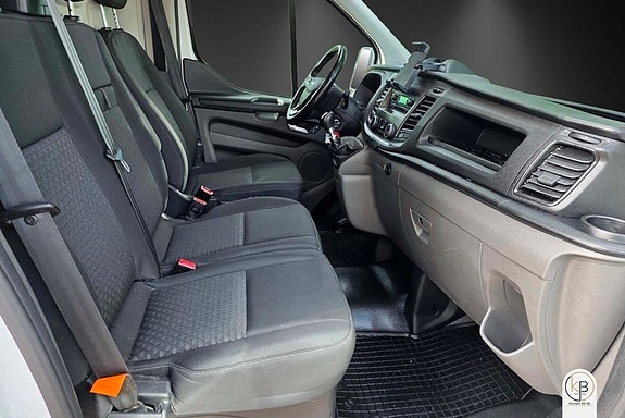 Ford Transit Custom 12 of 12