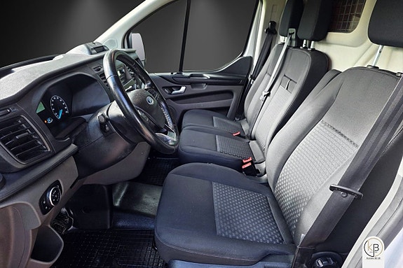 Ford Transit Custom 8 of 12