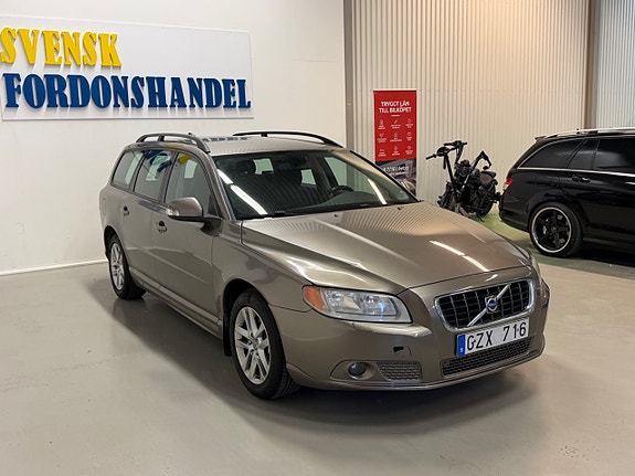 Volvo V70 3 of 5