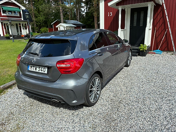 Mercedes-Benz A200 3 of 5
