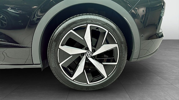 Volkswagen ID.4 GTX 6 of 12