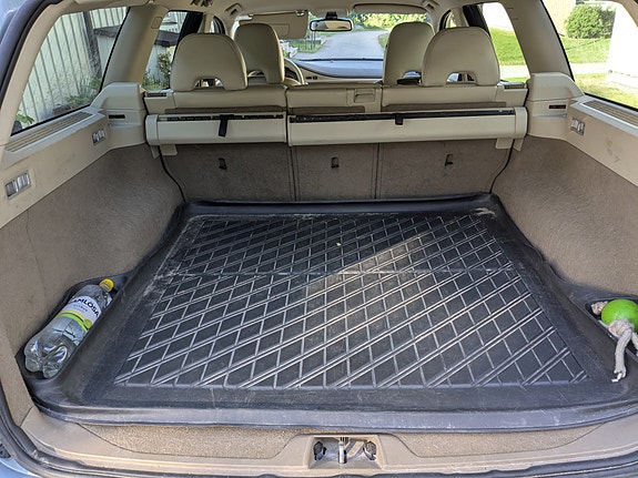 Volvo V70 8 of 10