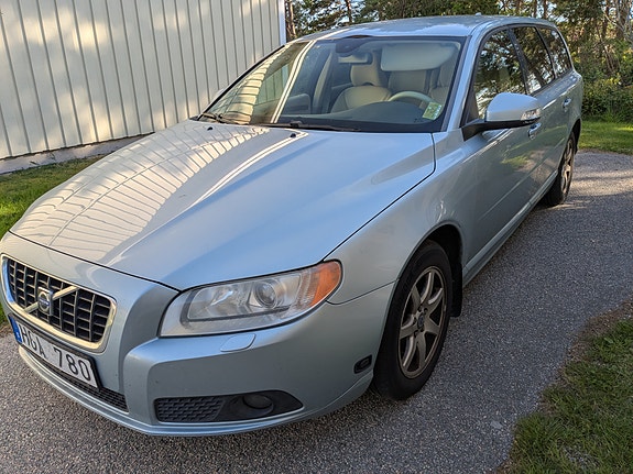 Volvo V70 4 of 10